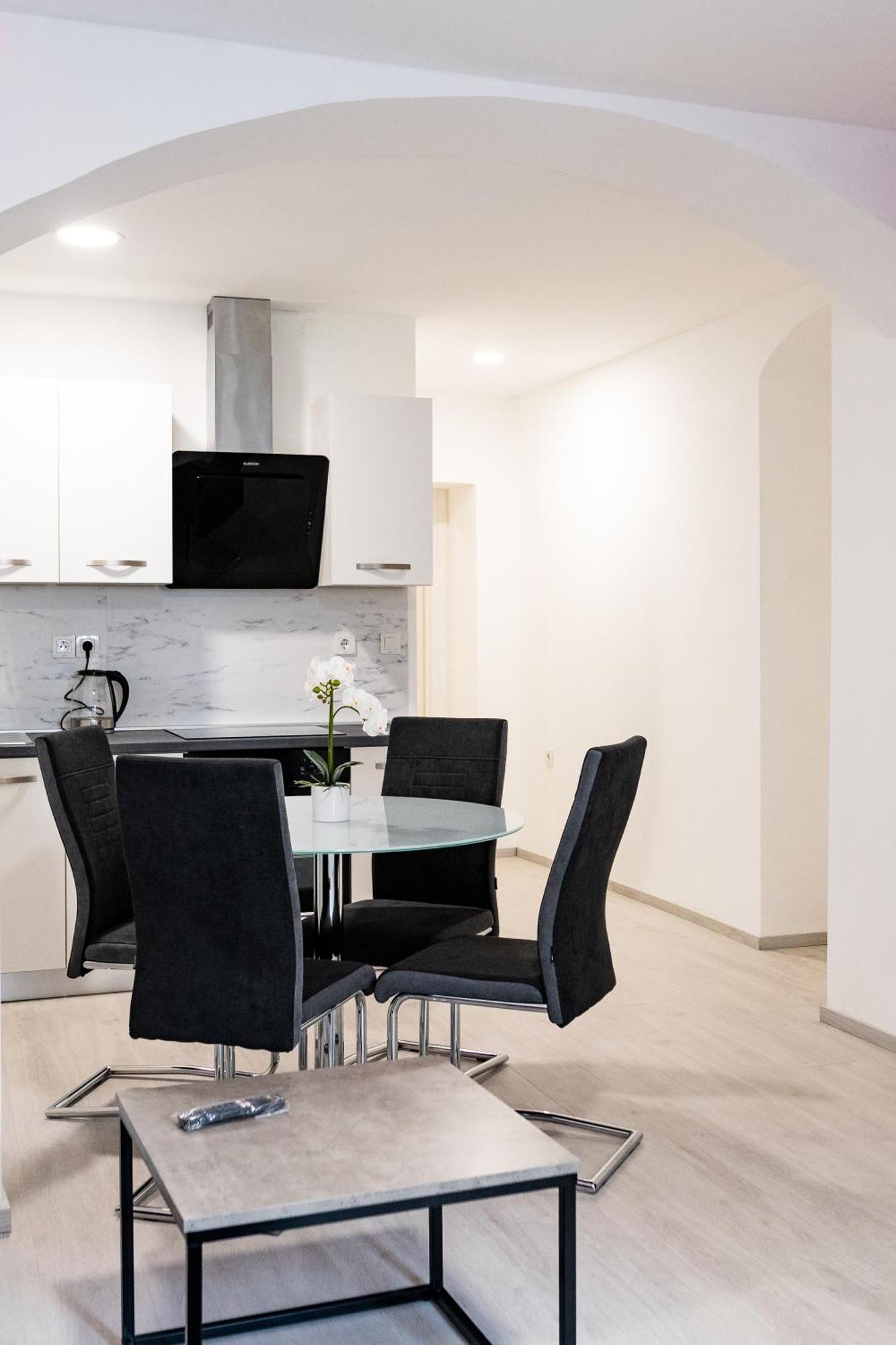 Apartmani Park Maksimir-Rebro Zagreb Oda fotoğraf